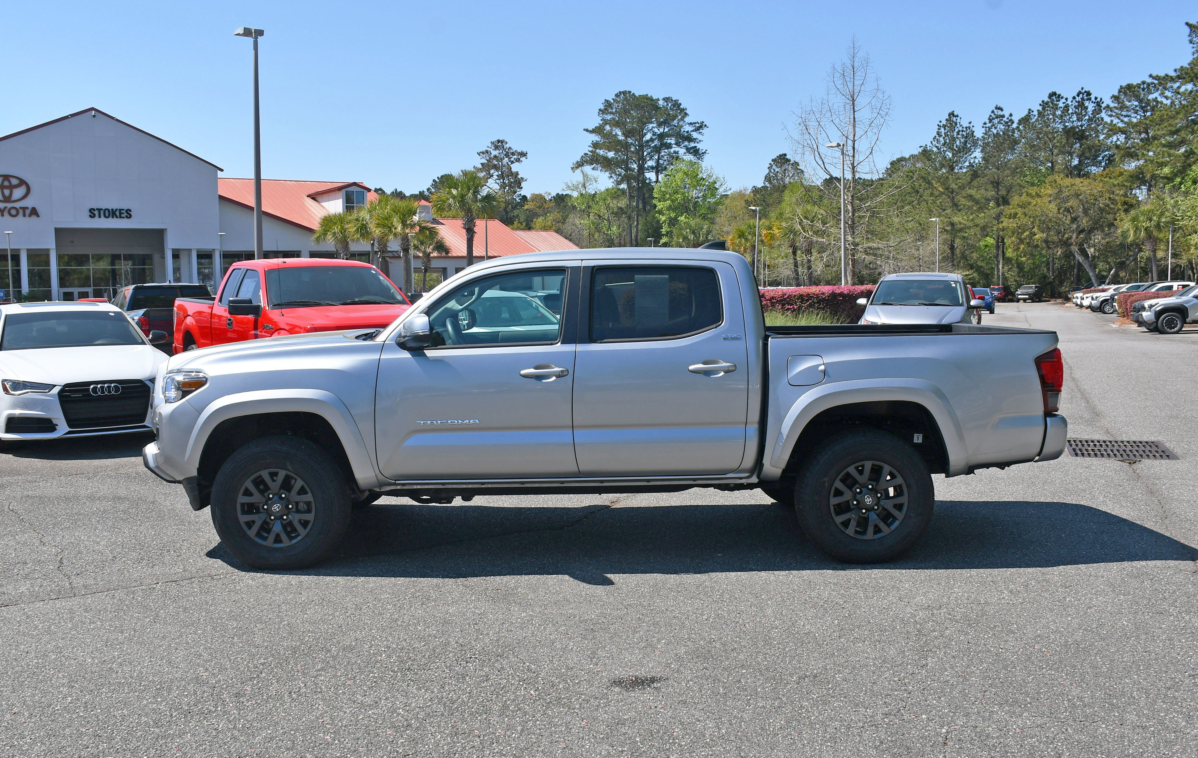 Certified 2023 Toyota Tacoma SR5 image 2