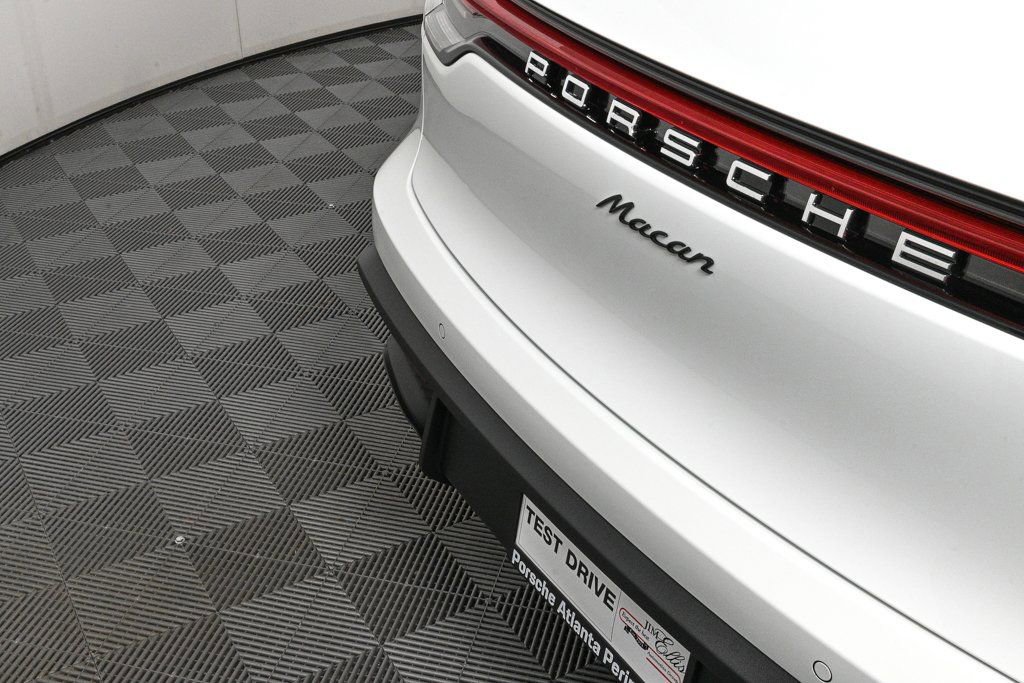 Certified 2026 Porsche Macan image 38