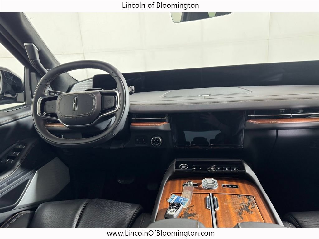 New 2025 Lincoln Navigator L Black Label AWD/4WD image 28