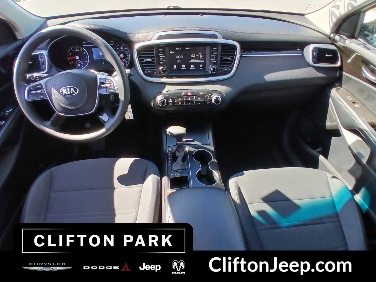 Used 2020 Kia Sorento LX AWD/4WD image 18