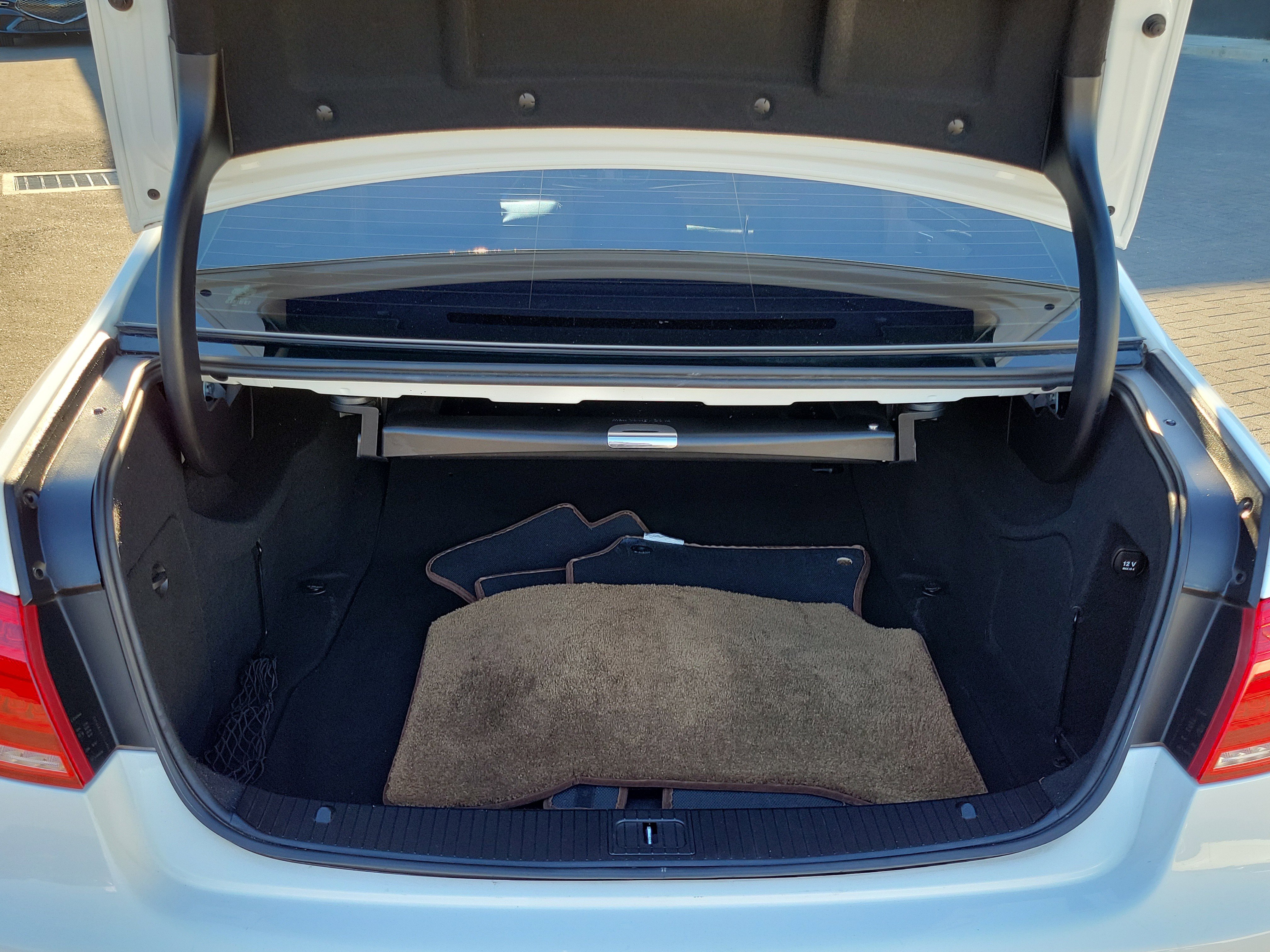 Used 2014 Mercedes-Benz E 350 Sedan image 19