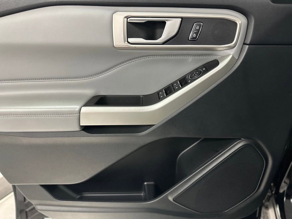 Used 2023 Ford Explorer XLT w/ Equipment Group 202A image 17