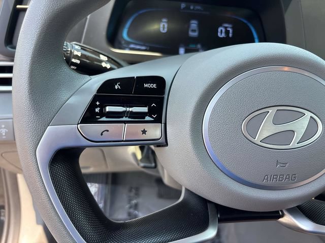 Certified 2024 Hyundai Elantra SE FWD image 17