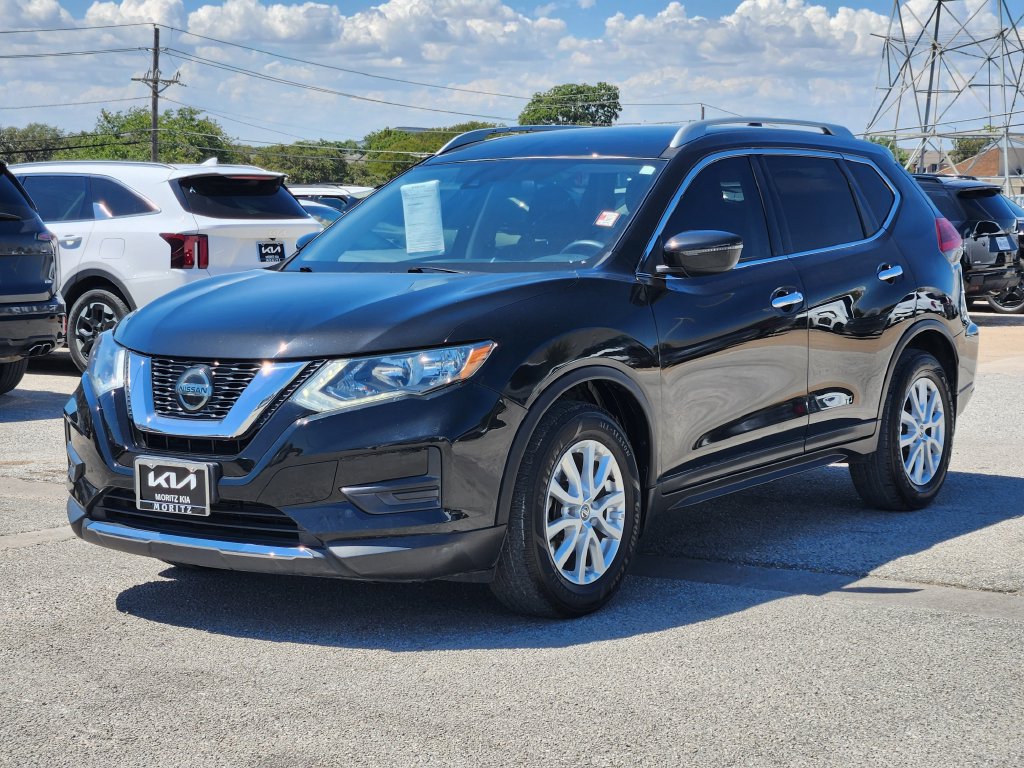 Used 2019 Nissan Rogue S w/ Special Edition Package FWD image 3