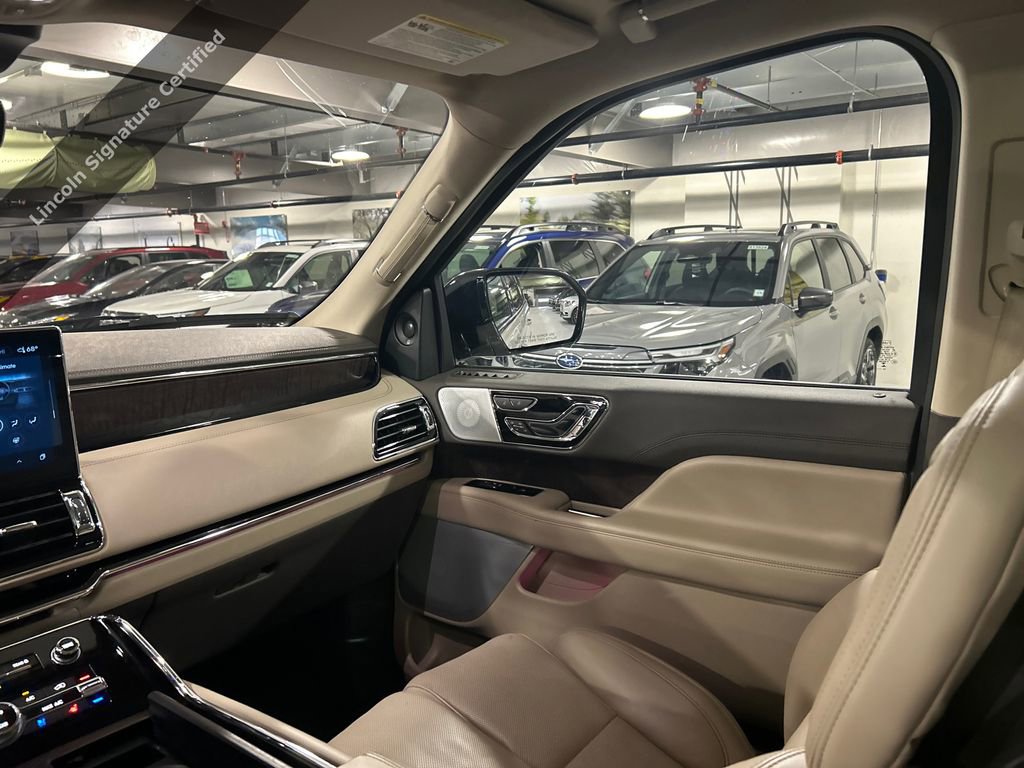 Used 2023 Lincoln Navigator L Reserve image 25