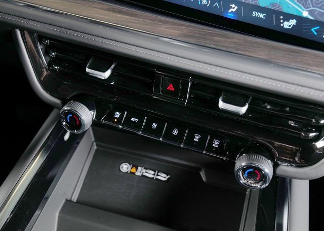 Used 2025 Chevrolet Tahoe LT w/ Comfort Package image 15