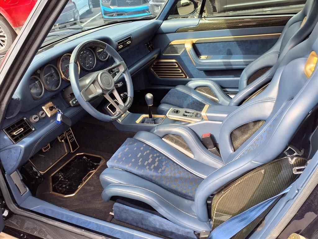 Used 1990 Porsche 911 Carrera RWD image 11