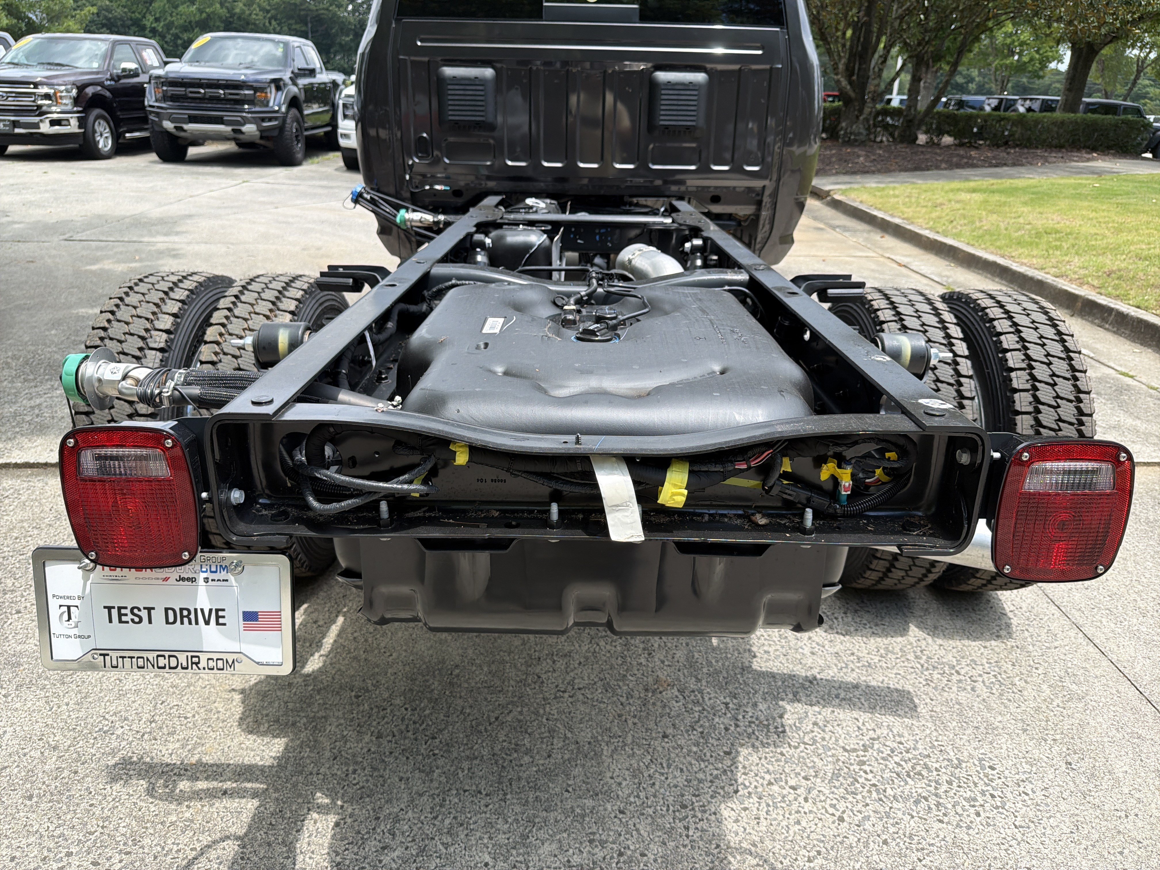 New 2026 RAM 5500 4x4 Crew Cab w/ Laramie Trim Package image 18