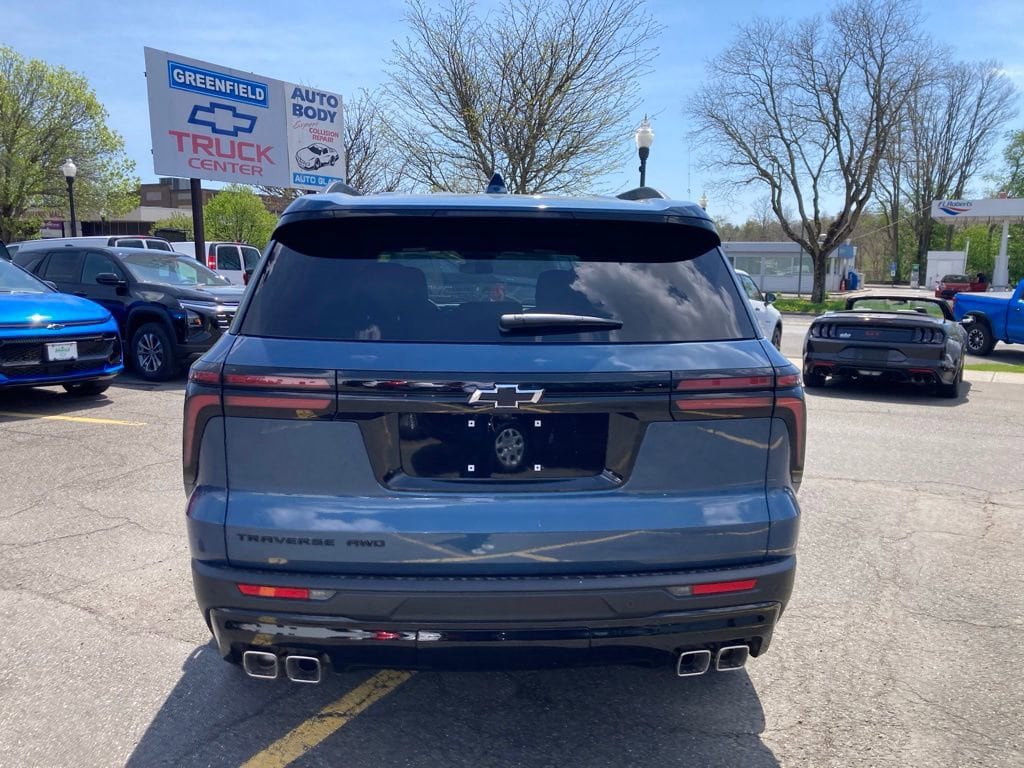 New 2026 Chevrolet Traverse LT w/ Midnight/Sport Edition AWD/4WD image 6