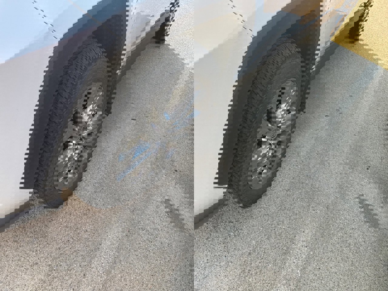 Used 2024 Toyota RAV4 XLE Premium image 8