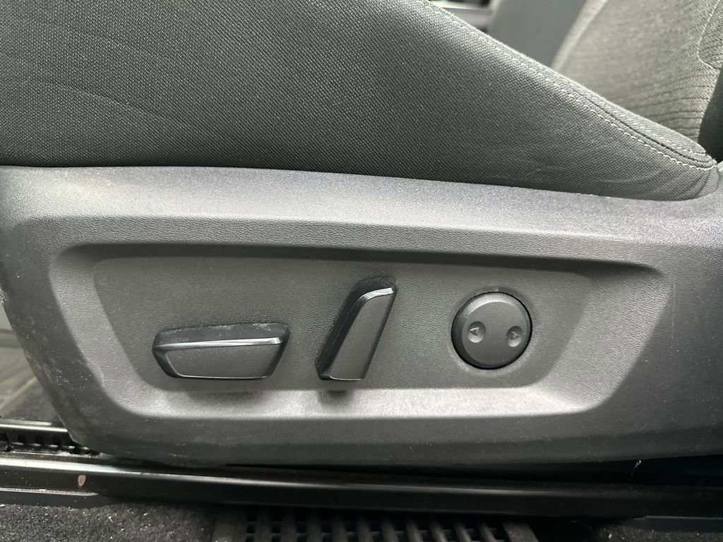 Used 2022 Nissan Rogue SV image 10