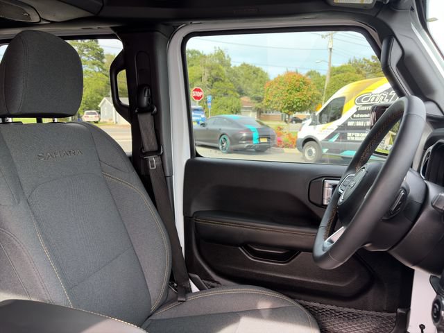 Used 2024 Jeep Wrangler Unlimited Sahara AWD/4WD image 14