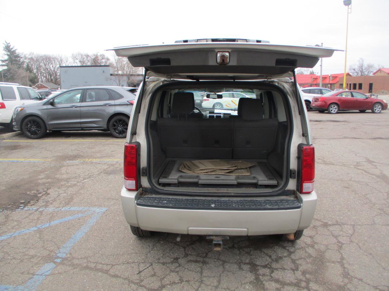 Used 2008 Dodge Nitro SLT image 7