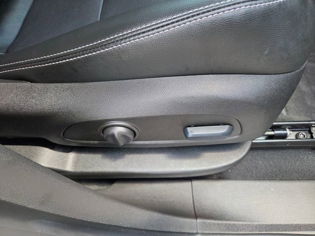 Used 2022 GMC Terrain SLT AWD/4WD image 16