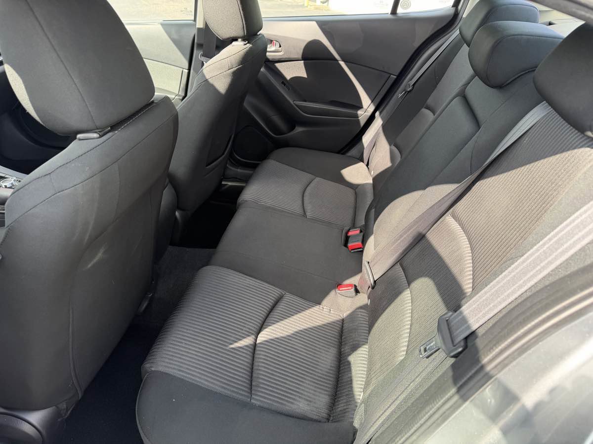 Used 2016 MAZDA MAZDA3 i Touring w/ Popular Equipment Package FWD image 11