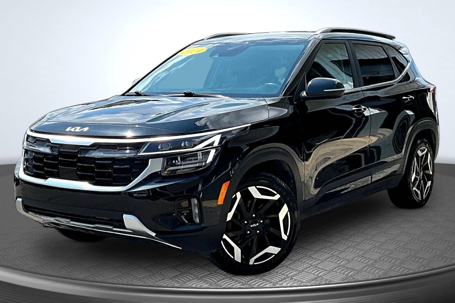 Used 2024 Kia Seltos SX