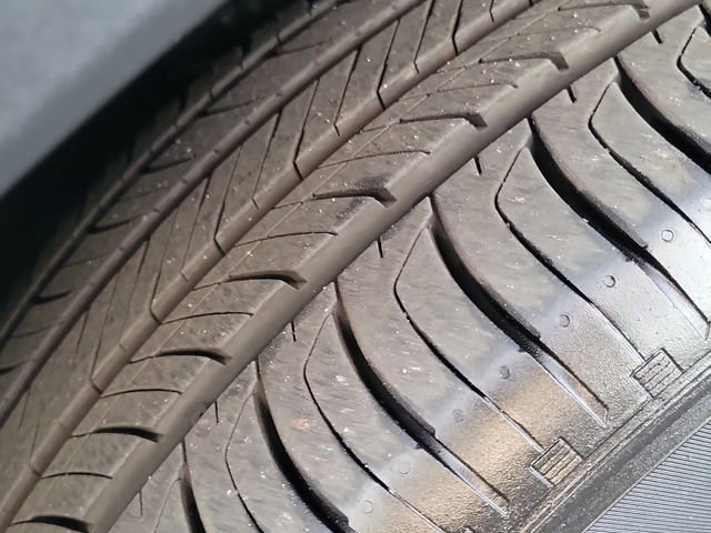 Used 2025 Ford Explorer Active w/ Active Comfort Package image 27