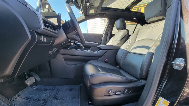 Used 2024 Cadillac XT4 Premium Luxury AWD/4WD image 17