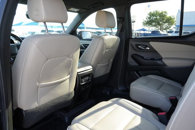 Used 2022 Chevrolet Traverse Premier FWD image 23