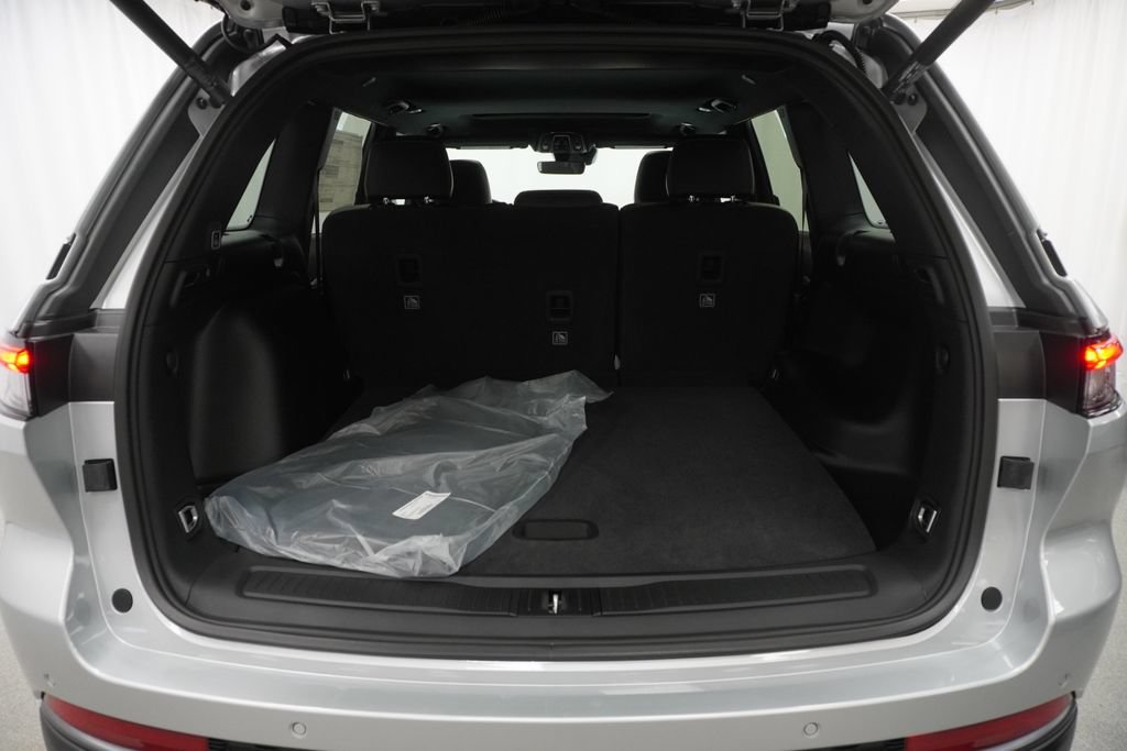 New 2026 Jeep Grand Cherokee Altitude AWD/4WD image 31