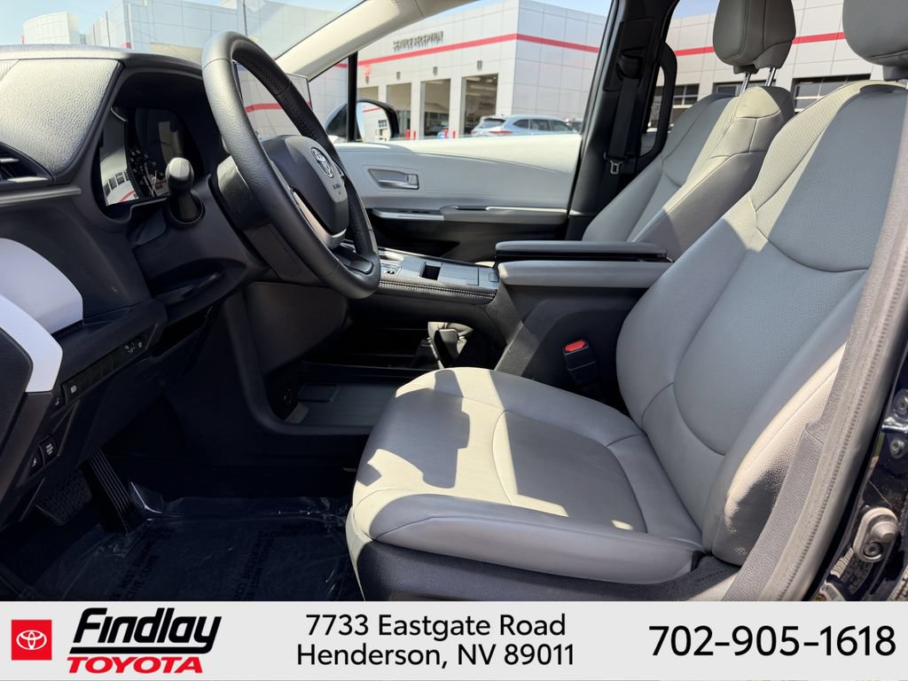 Certified 2026 Toyota Sienna XLE FWD image 6