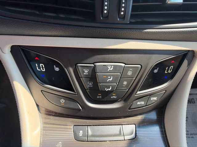 Used 2019 Buick Envision Essence FWD image 9