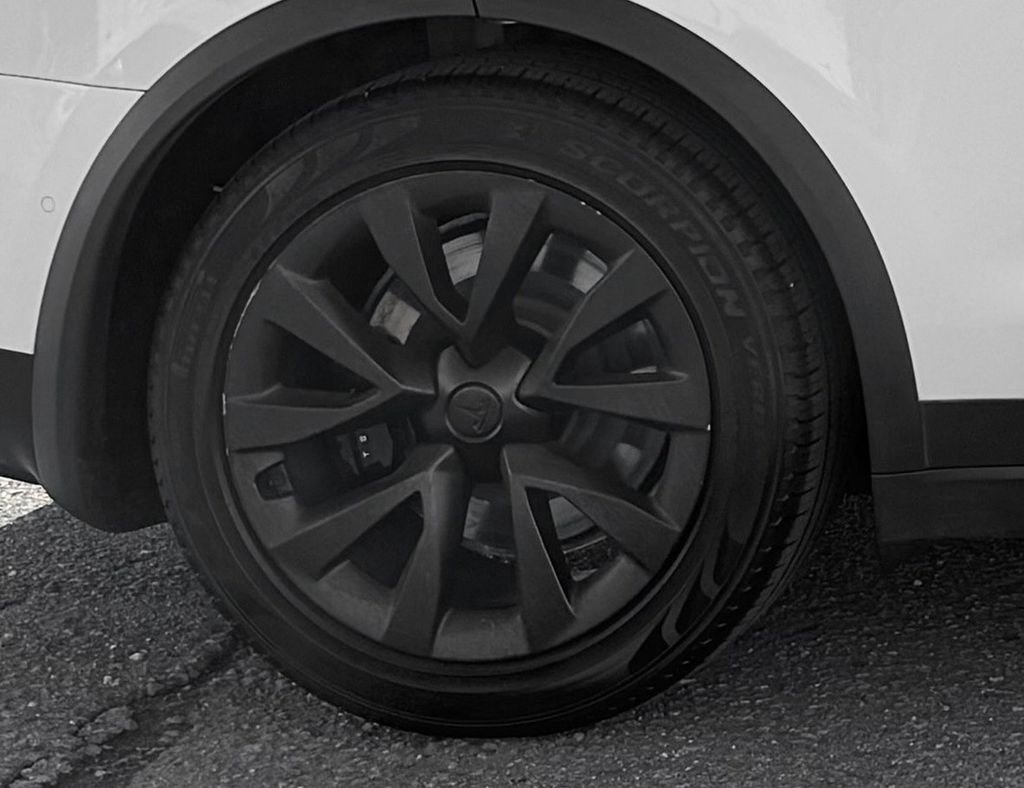 Used 2022 Tesla Model X image 15