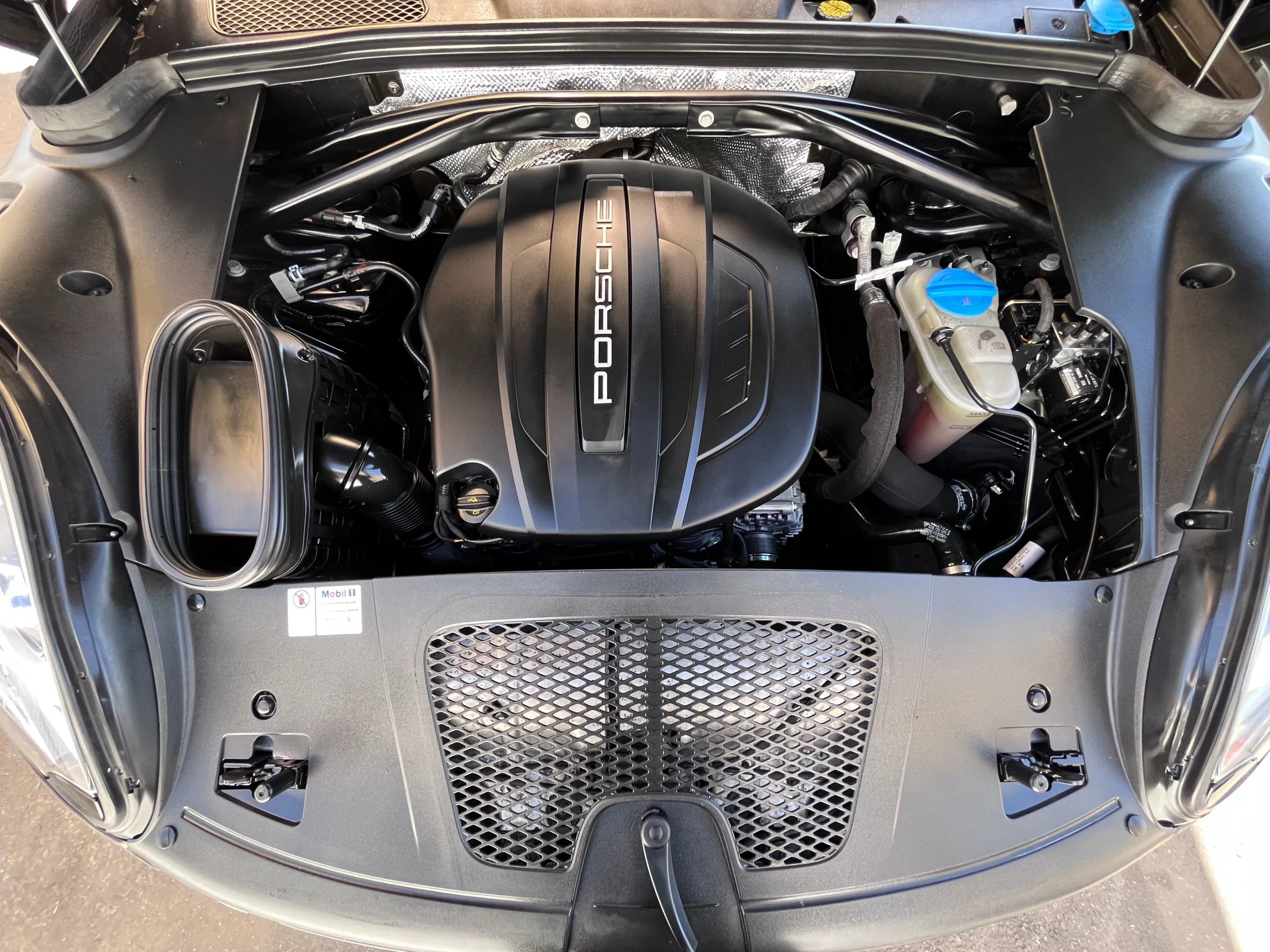 Used 2017 Porsche Macan image 20