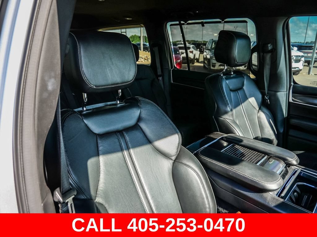 Used 2023 Jeep Wagoneer 4WD w/ Convenience Group I image 18