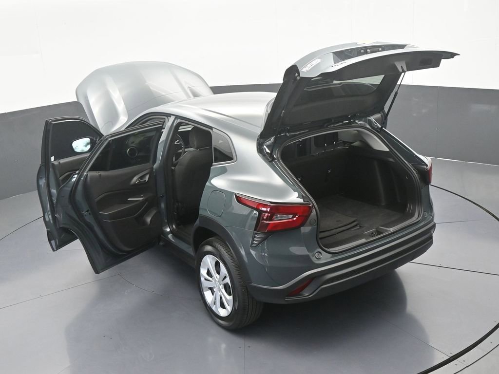 Used 2025 Chevrolet Trax LS FWD image 64