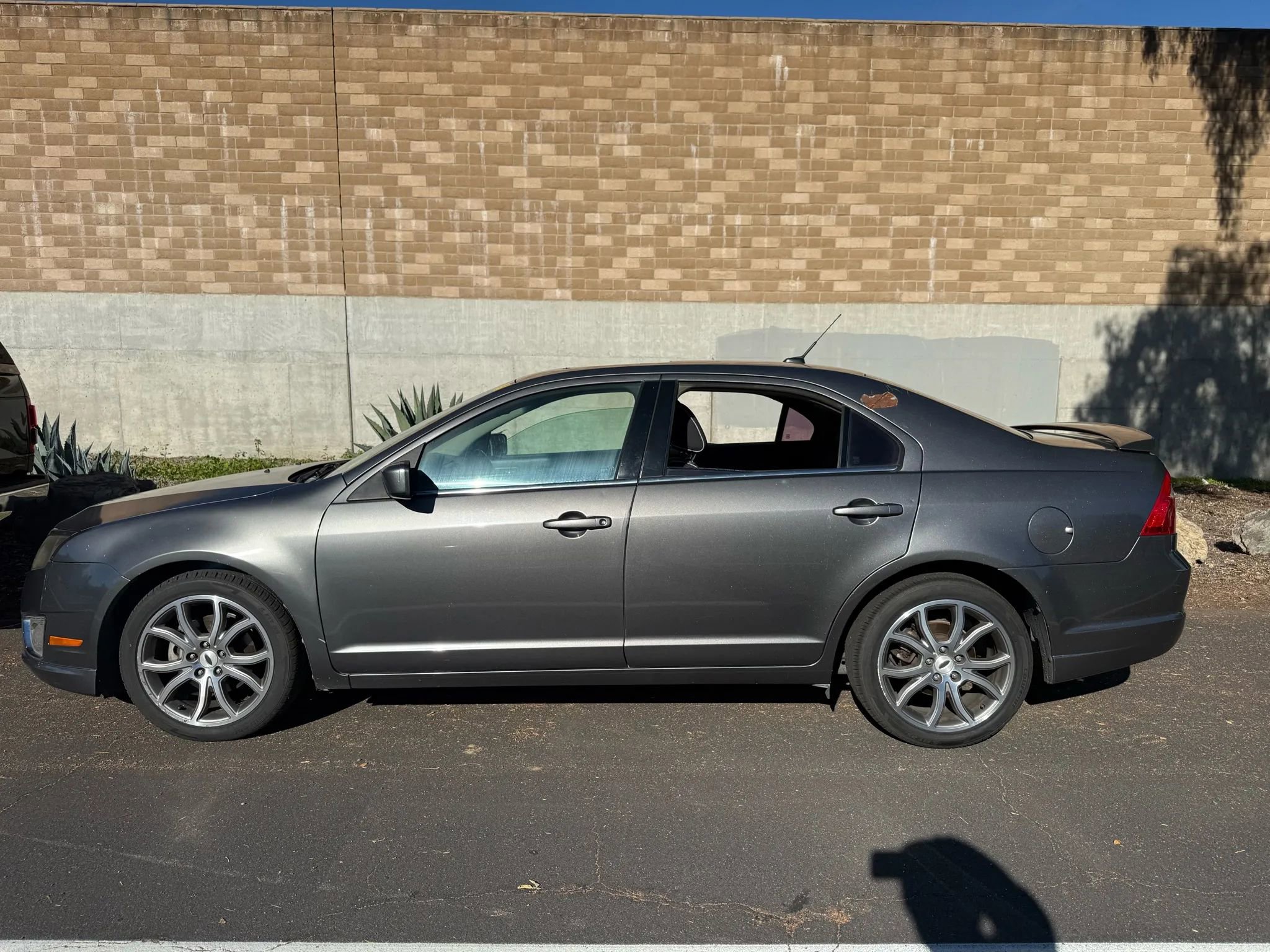 Used 2011 Ford Fusion SE w/ 202A Rapid Spec Order Code image 2