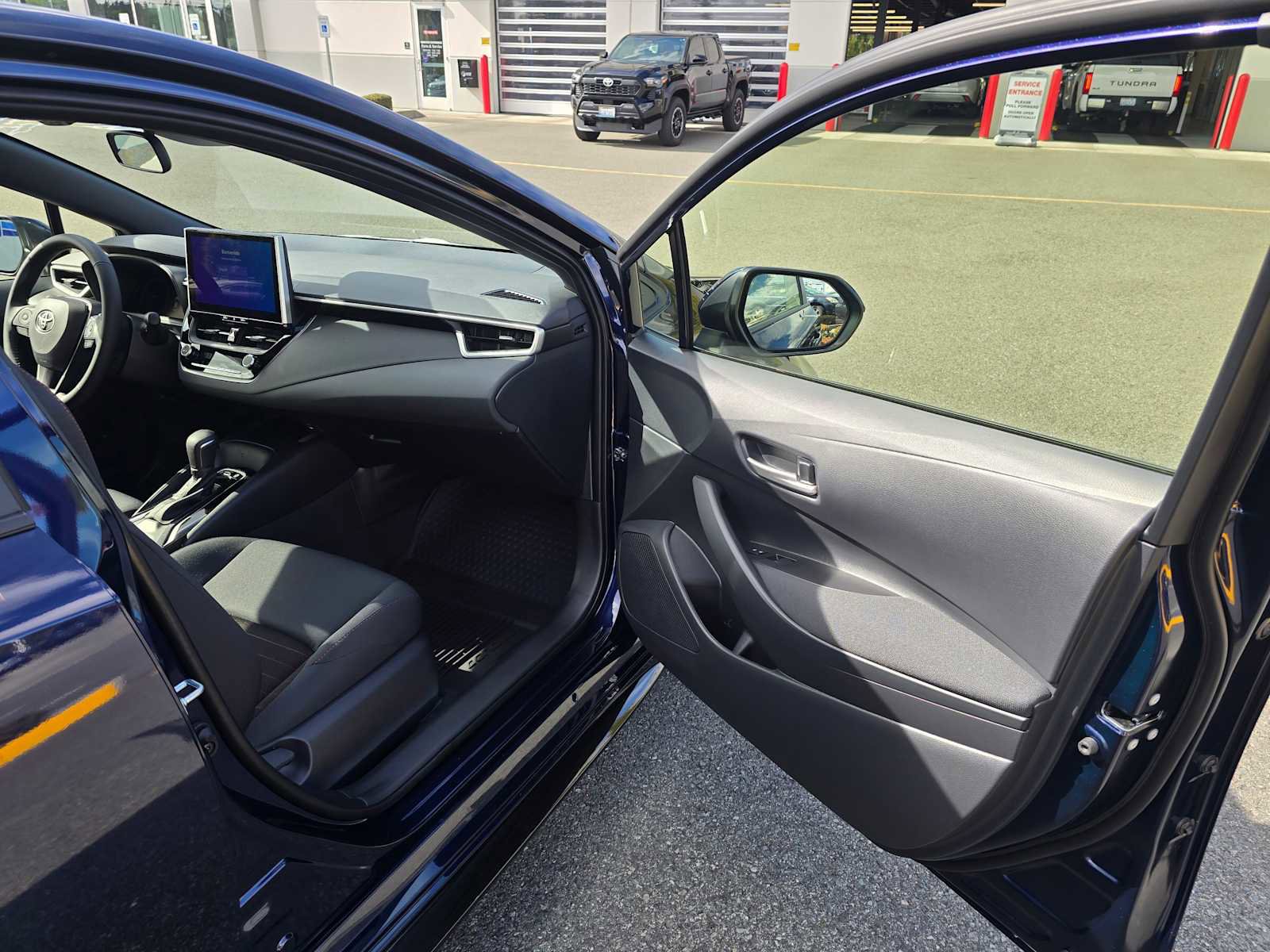 Certified 2026 Toyota Corolla SE w/ SE Package image 10