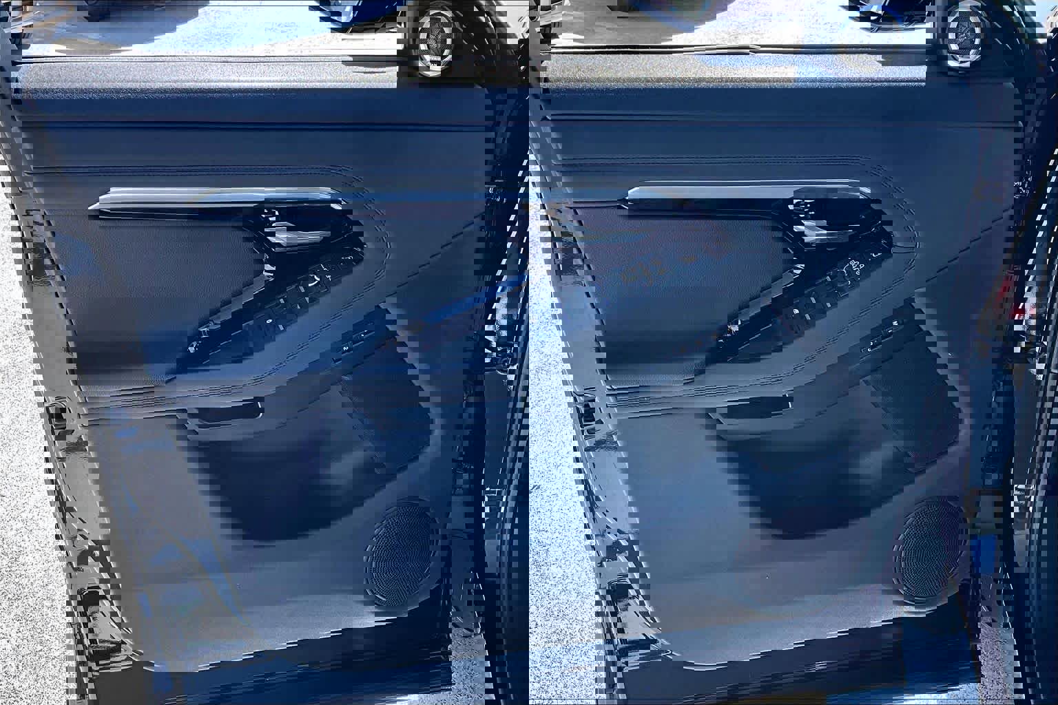 Used 2020 Land Rover Range Rover Evoque SE image 22