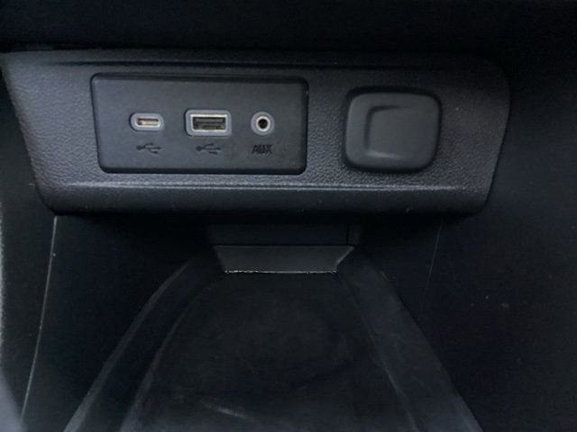 Used 2021 Buick Encore GX Essence w/ Experience Buick Package image 21