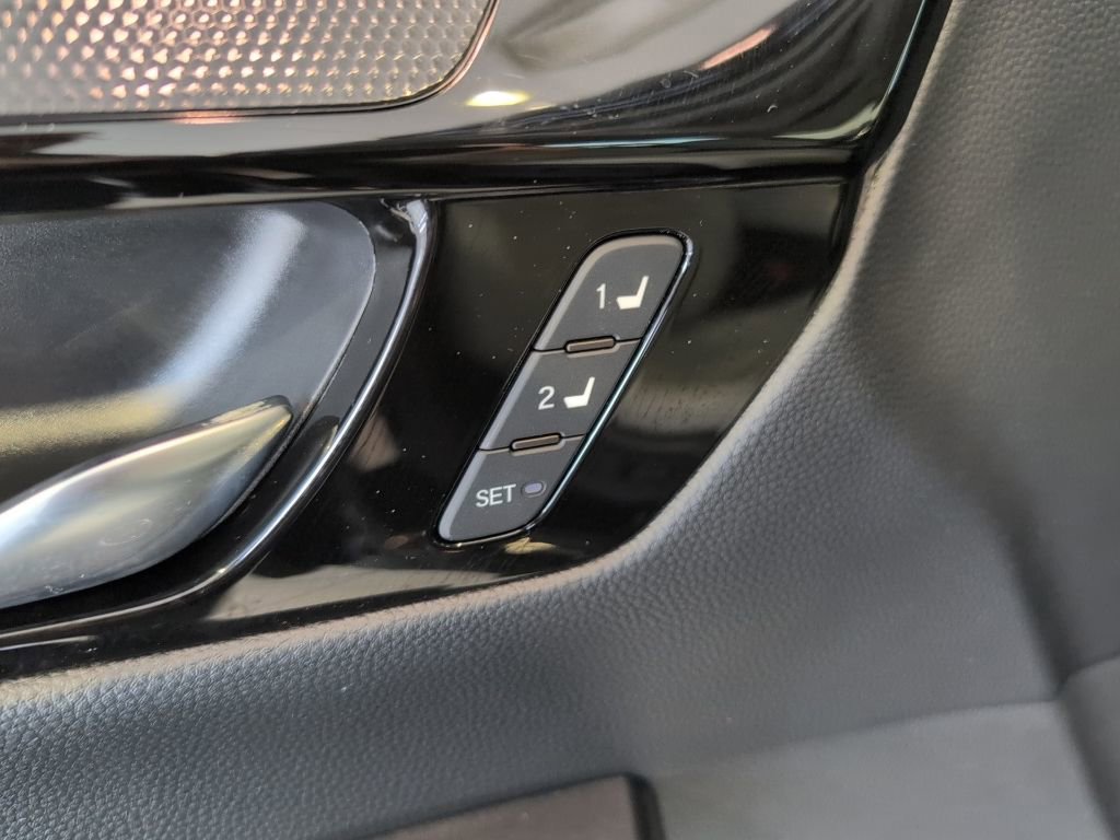 Used 2024 Honda CR-V EX-L image 9