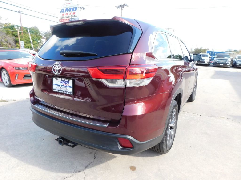 Used 2019 Toyota Highlander LE image 7