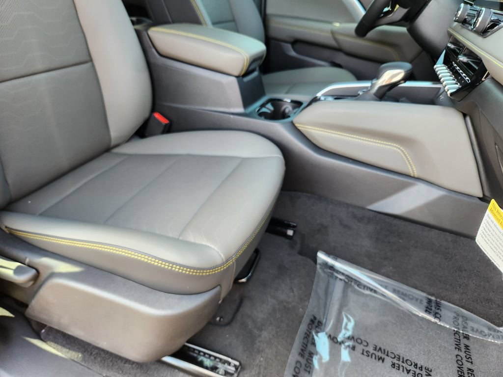 New 2026 Chevrolet Colorado ZR2 w/ Technology Package AWD/4WD image 15