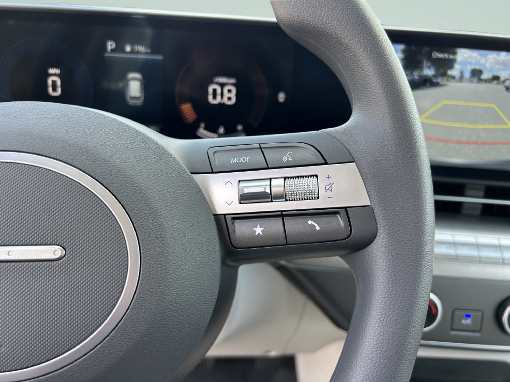 New 2027 Hyundai Kona SE FWD image 30