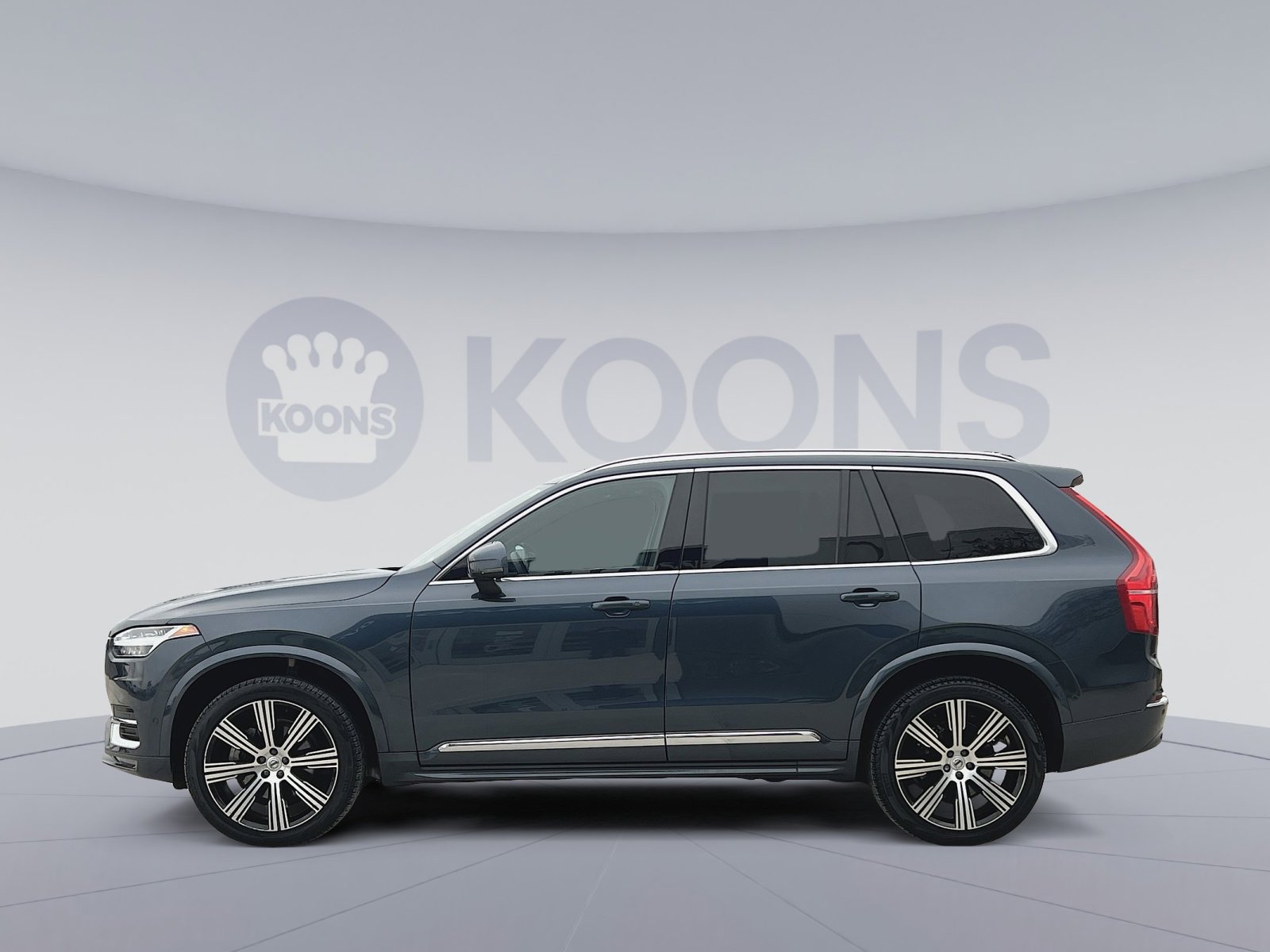 Used 2023 Volvo XC90 B6 Ultimate w/ Protection Package image 2