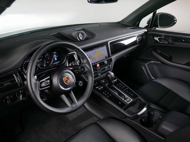Certified 2026 Porsche Macan AWD/4WD image 20