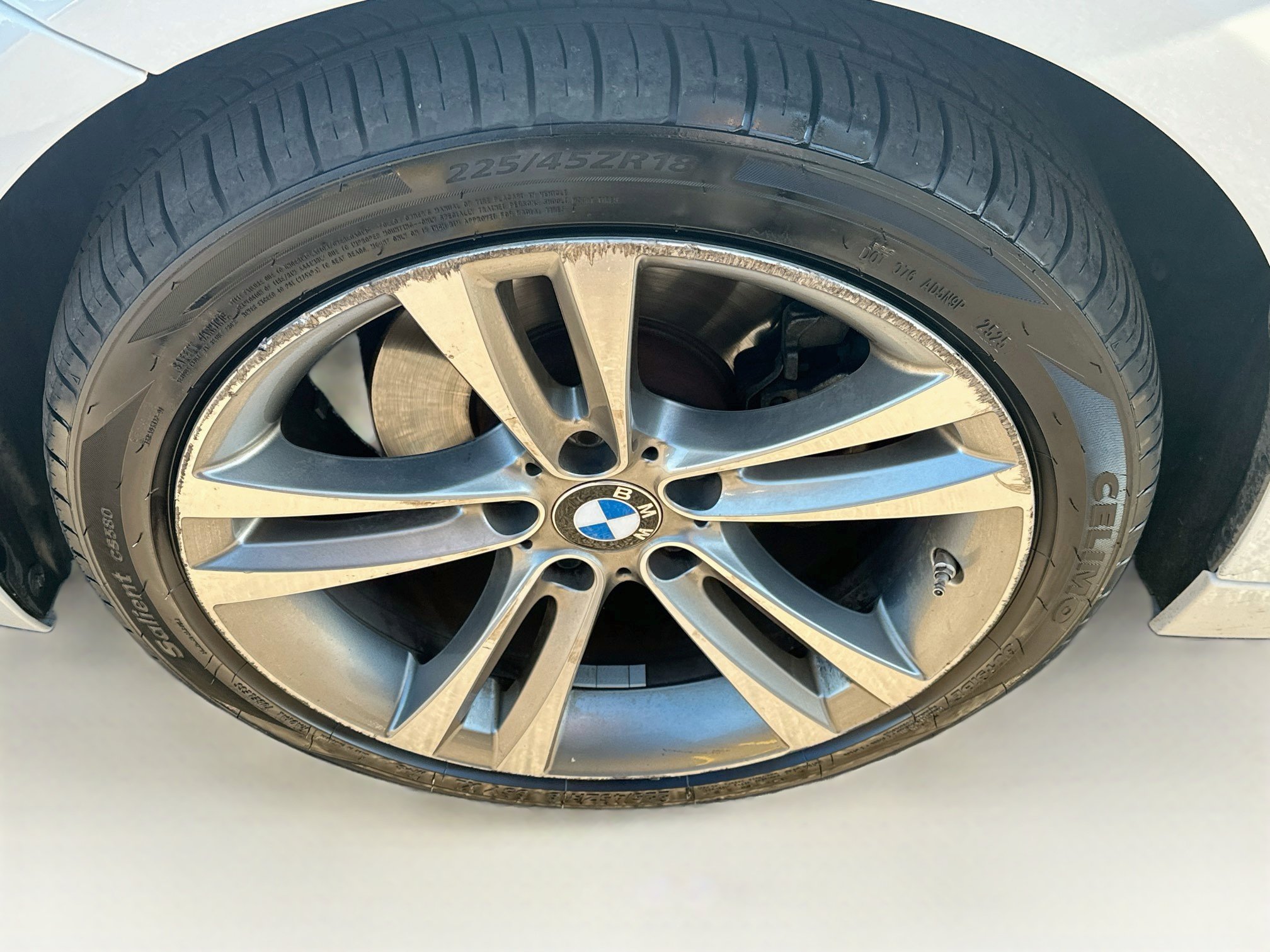 Used 2017 BMW 330i xDrive Sedan AWD/4WD image 11