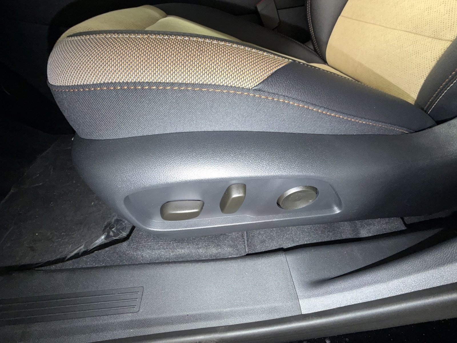 New 2026 Chevrolet Equinox ACTIV FWD image 14