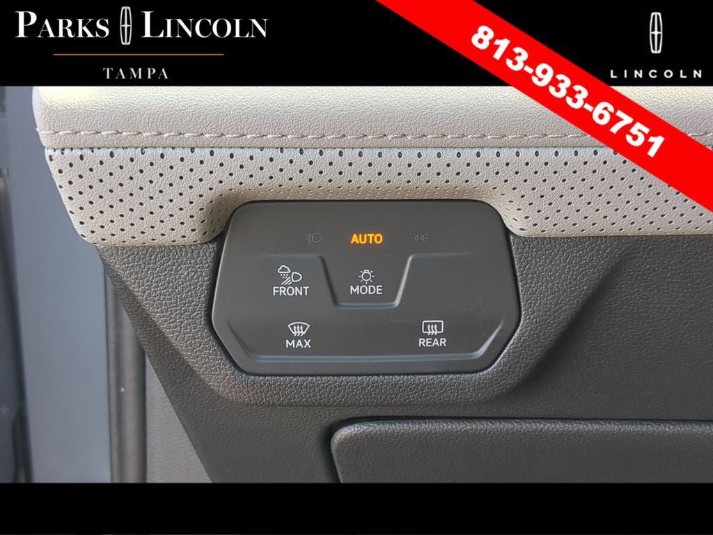 Used 2025 Volkswagen Atlas Peak Edition SE AWD/4WD image 28