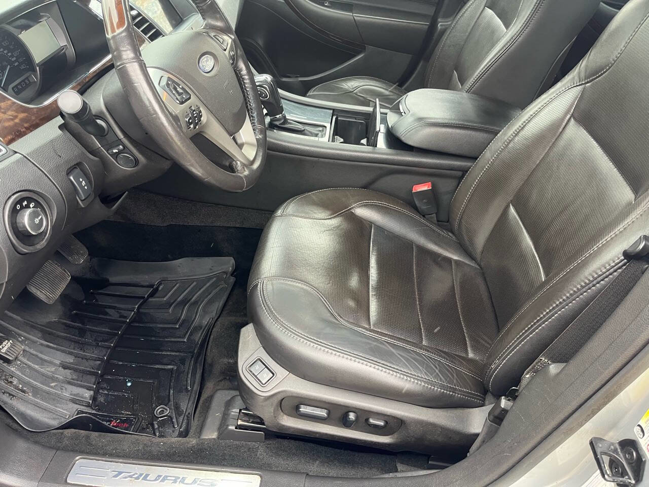 Used 2016 Ford Taurus Limited w/ Driver Assist Package image 7