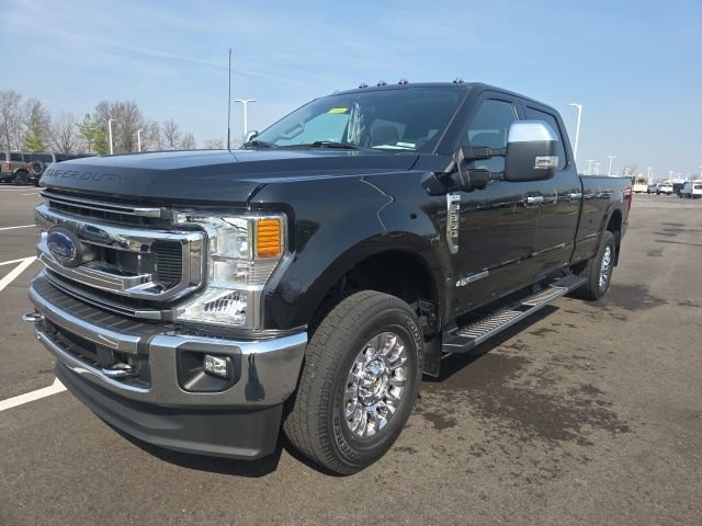 Used 2022 Ford F350 XLT w/ XLT Premium Package image 3