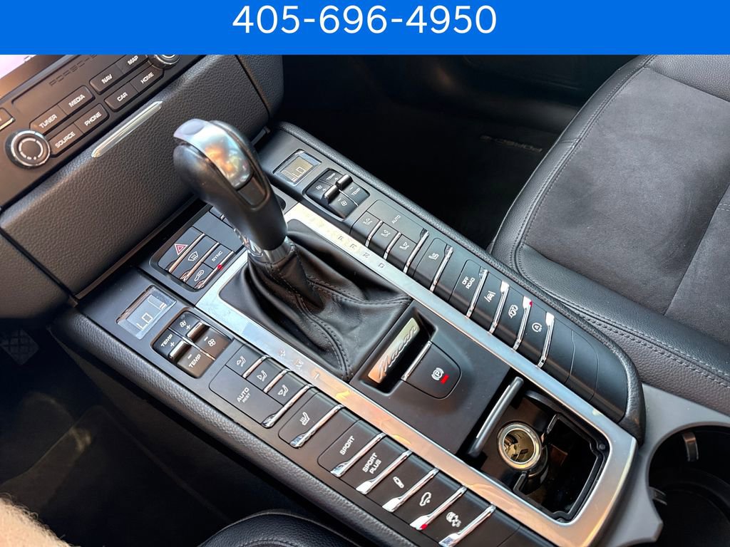 Used 2018 Porsche Macan AWD/4WD image 37