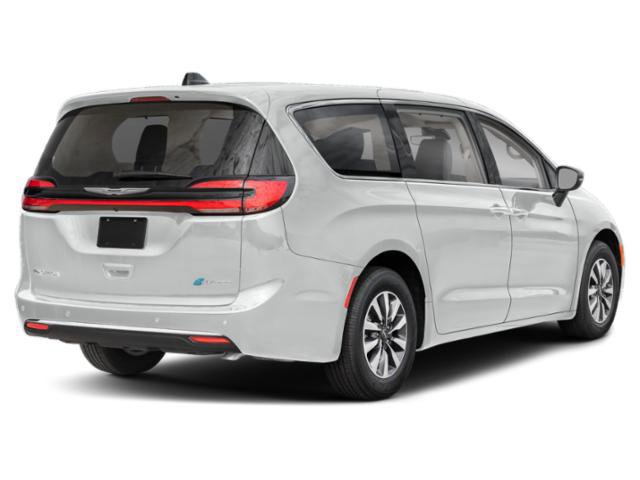 Used 2024 Chrysler Pacifica Premium FWD image 2