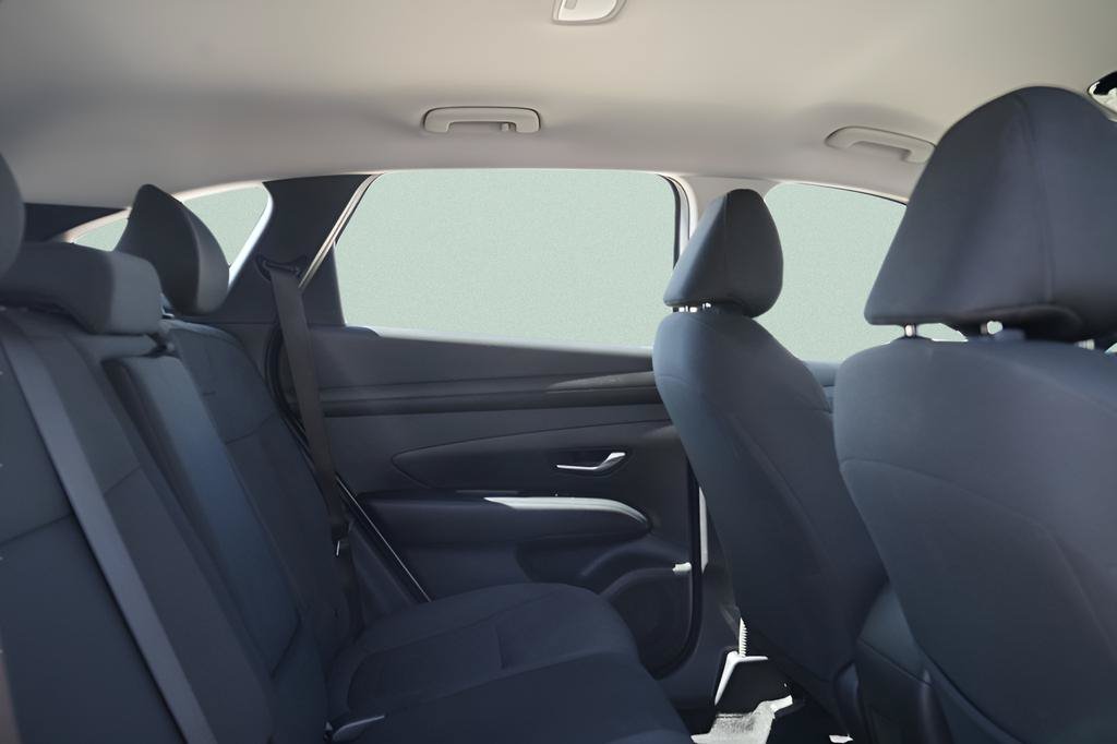Used 2025 Hyundai Tucson SE AWD/4WD image 14