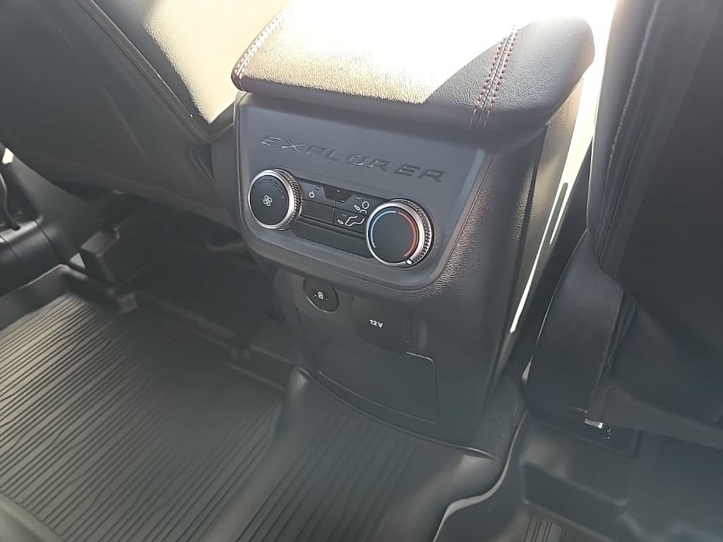Used 2025 Ford Explorer ST-Line AWD/4WD image 83