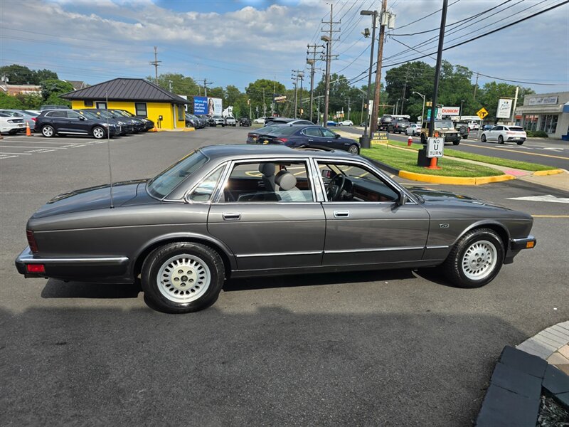 Used 1989 Jaguar XJ6 RWD image 32